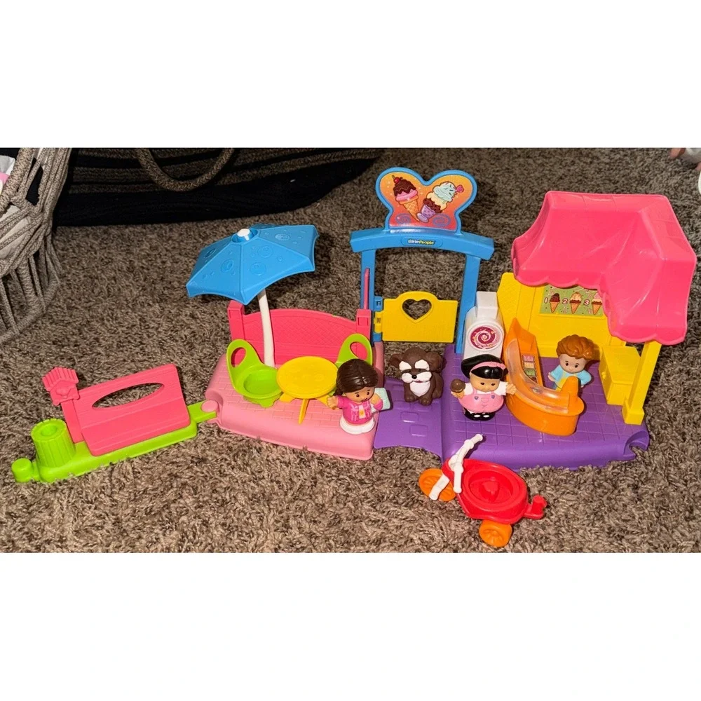 Fisher-Price Little People Ice Cream Shop Playset (2)
